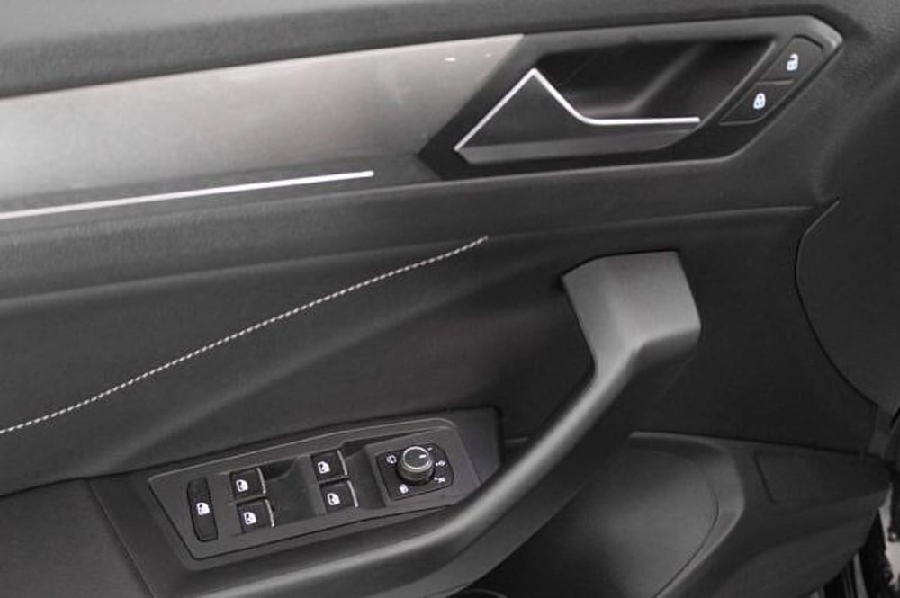 Volkswagen T-Roc Cabrio usata a Novara (15)