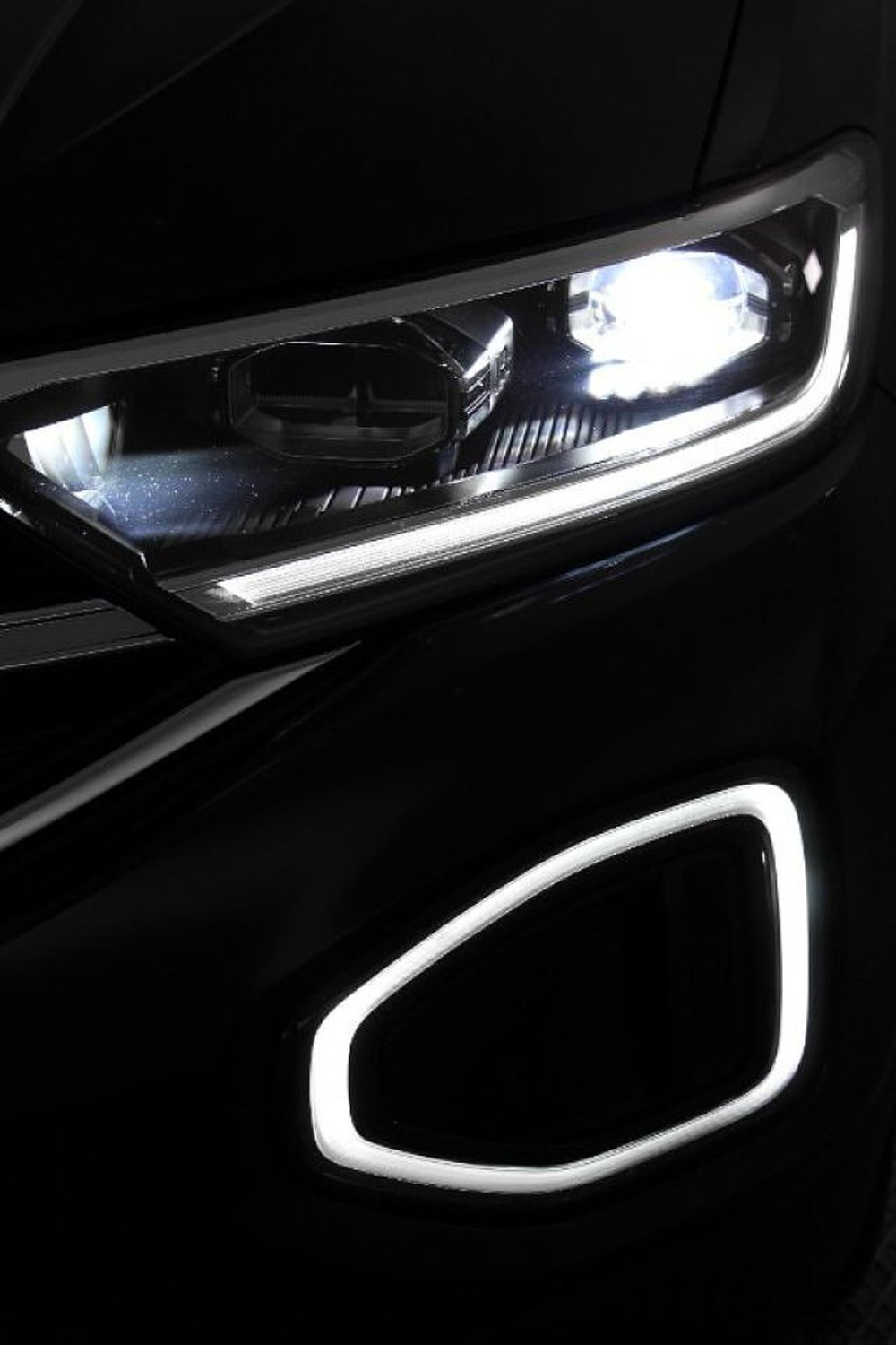 Volkswagen T-Roc Cabrio usata a Novara (16)