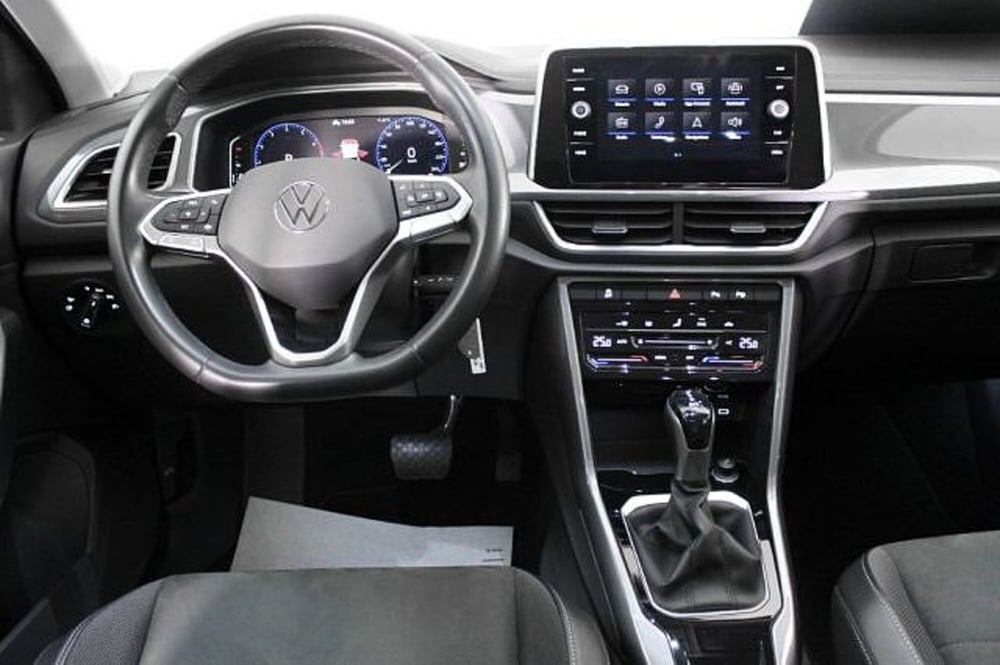 Volkswagen T-Roc Cabrio usata a Novara (7)