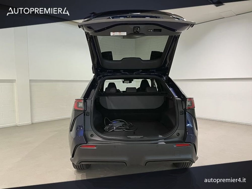 Subaru Solterra nuova a Como (12)