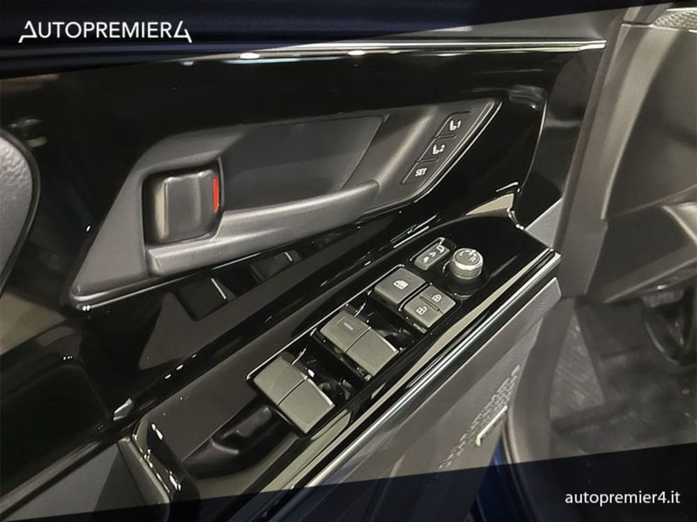Subaru Solterra nuova a Como (17)