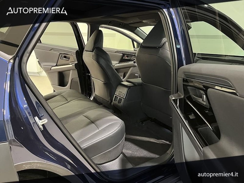 Subaru Solterra nuova a Como (19)
