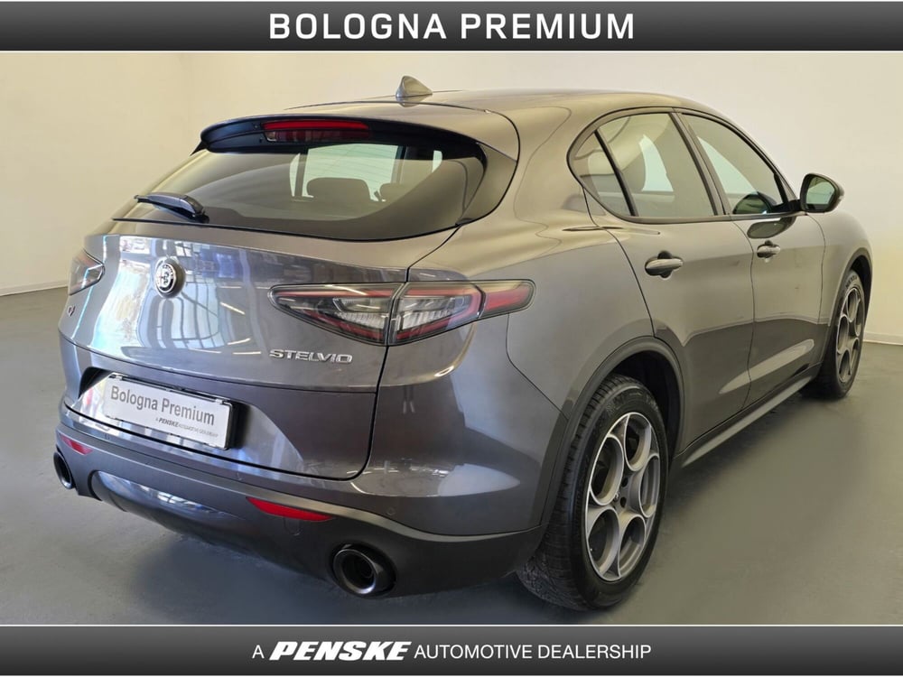 Alfa Romeo Stelvio usata a Bologna (2)