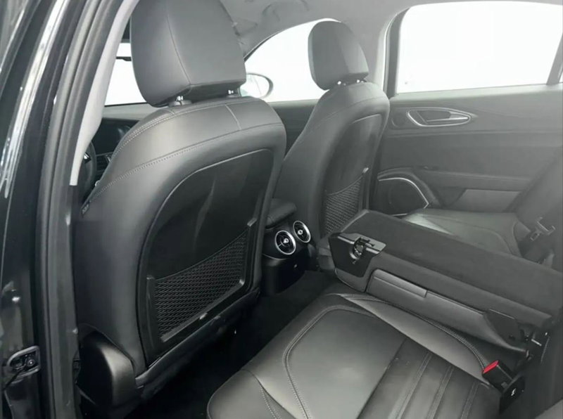 Alfa Romeo Giulia nuova a Latina (4)