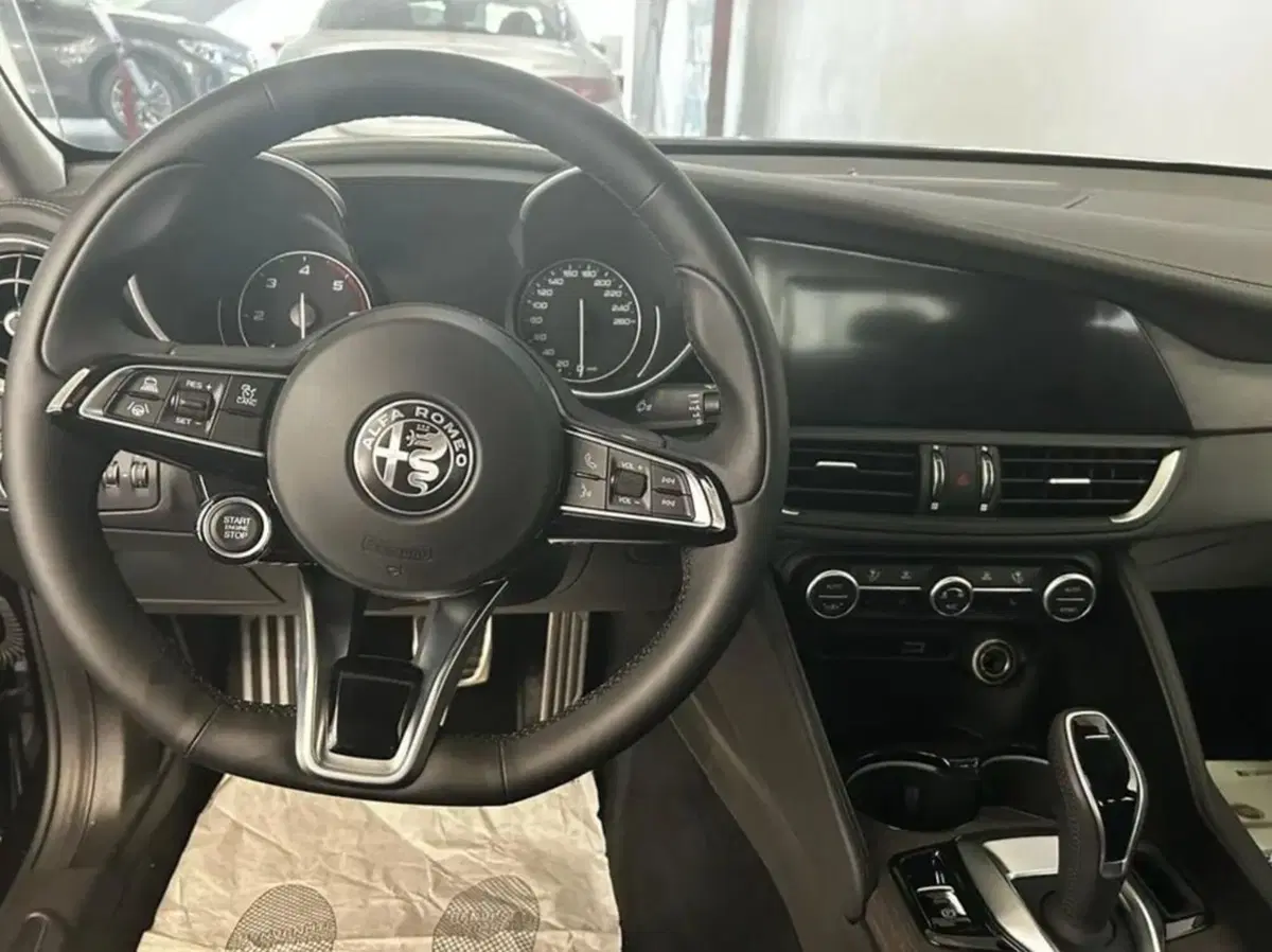 Alfa Romeo Giulia nuova a Latina (9)