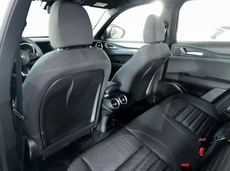 Alfa Romeo Stelvio nuova a Latina (12)