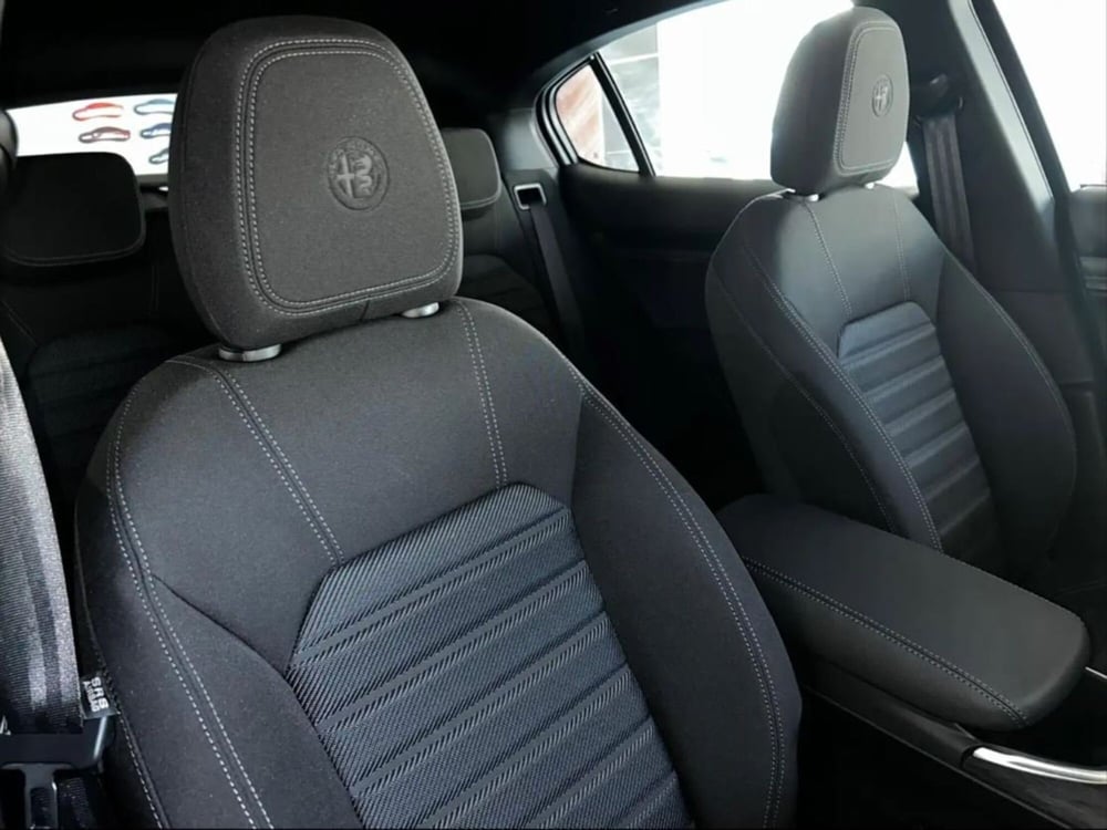 Alfa Romeo Stelvio nuova a Latina (9)