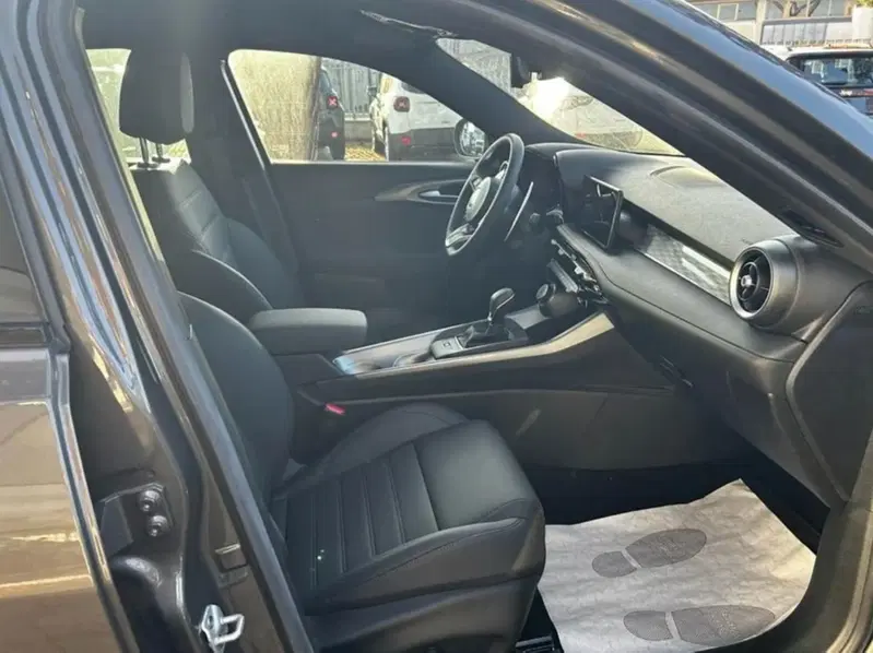 Alfa Romeo Tonale nuova a Latina (15)