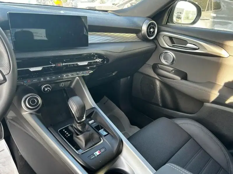 Alfa Romeo Tonale nuova a Latina (8)