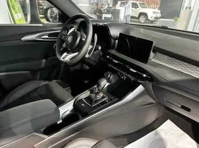 Alfa Romeo Tonale 1.3 phev Veloce Q4 280cv at6 nuova a Latina
