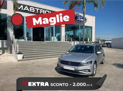 Volkswagen Passat Variant 2.0 TDI SCR 122 CV EVO DSG Business del 2021 usata a Tricase