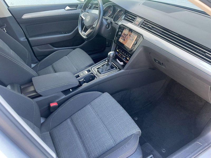 Volkswagen Passat Variant usata a Lecce (17)