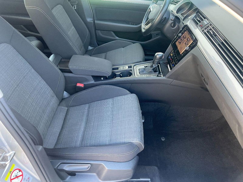 Volkswagen Passat Variant usata a Lecce (18)