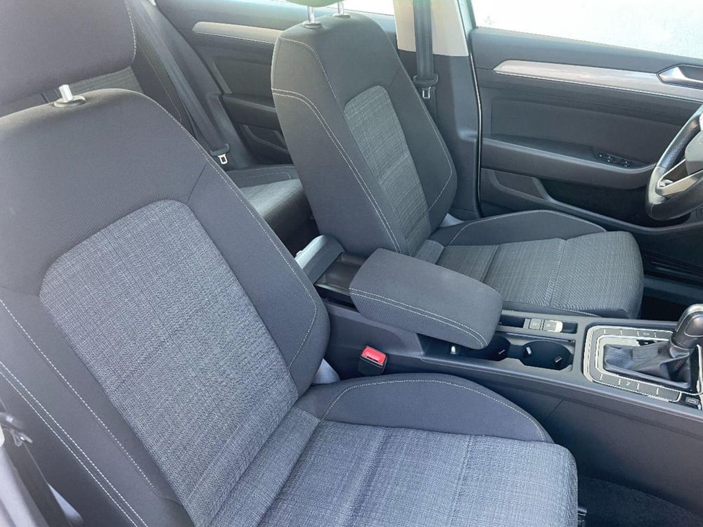 Volkswagen Passat Variant usata a Lecce (18)