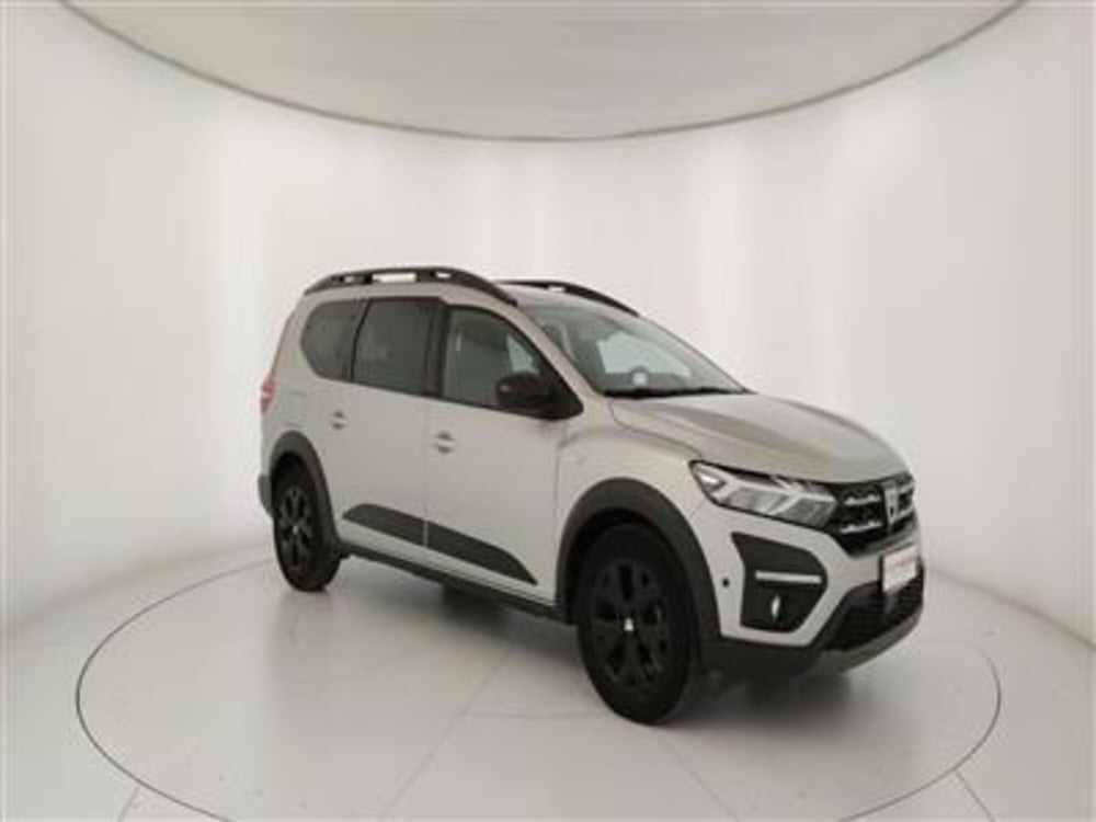 Dacia Jogger usata a Bari (11)