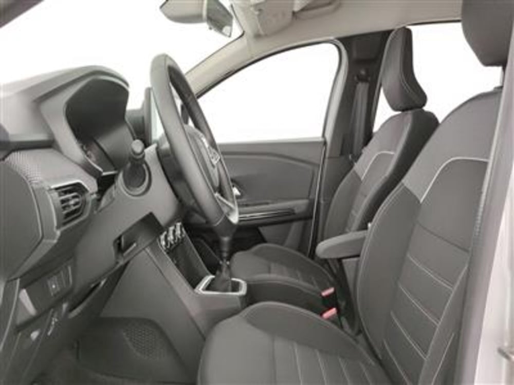 Dacia Jogger usata a Bari (13)