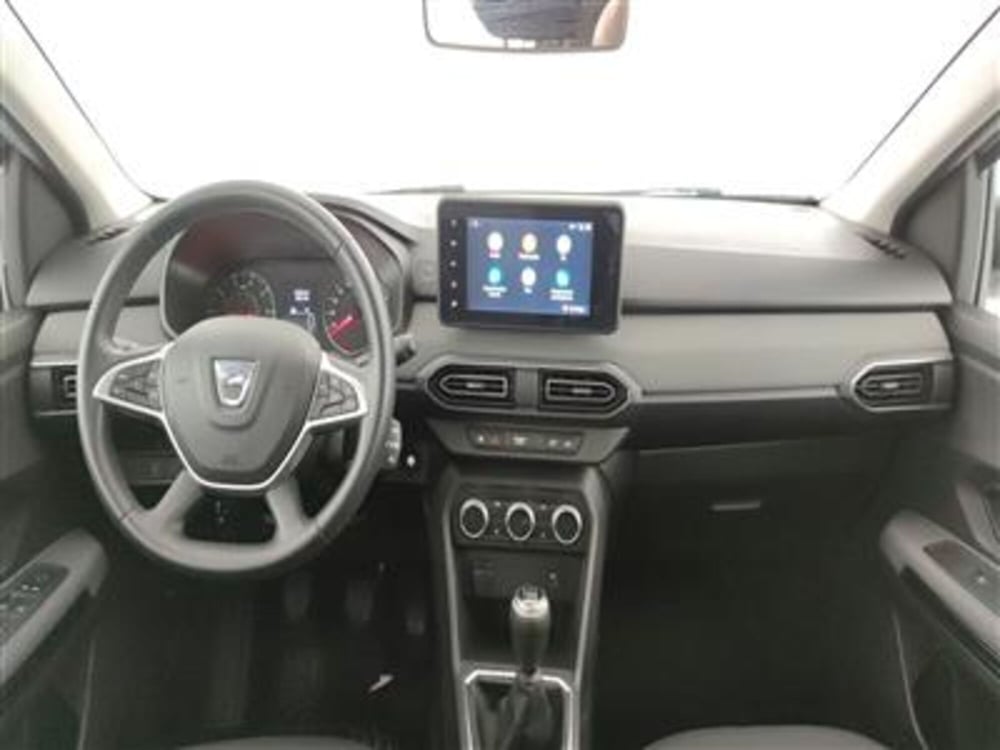Dacia Jogger usata a Bari (15)