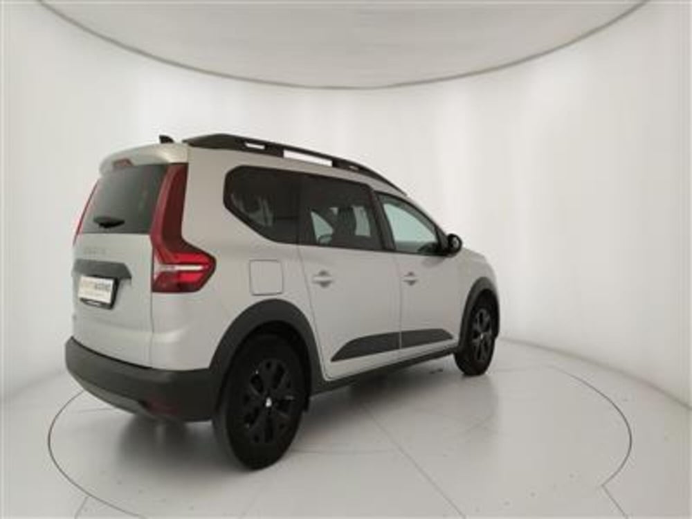 Dacia Jogger usata a Bari (8)