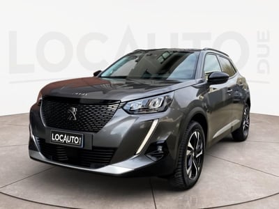 Peugeot 2008 1.2 puretech Active s&amp;s 100cv del 2022 usata a Torino