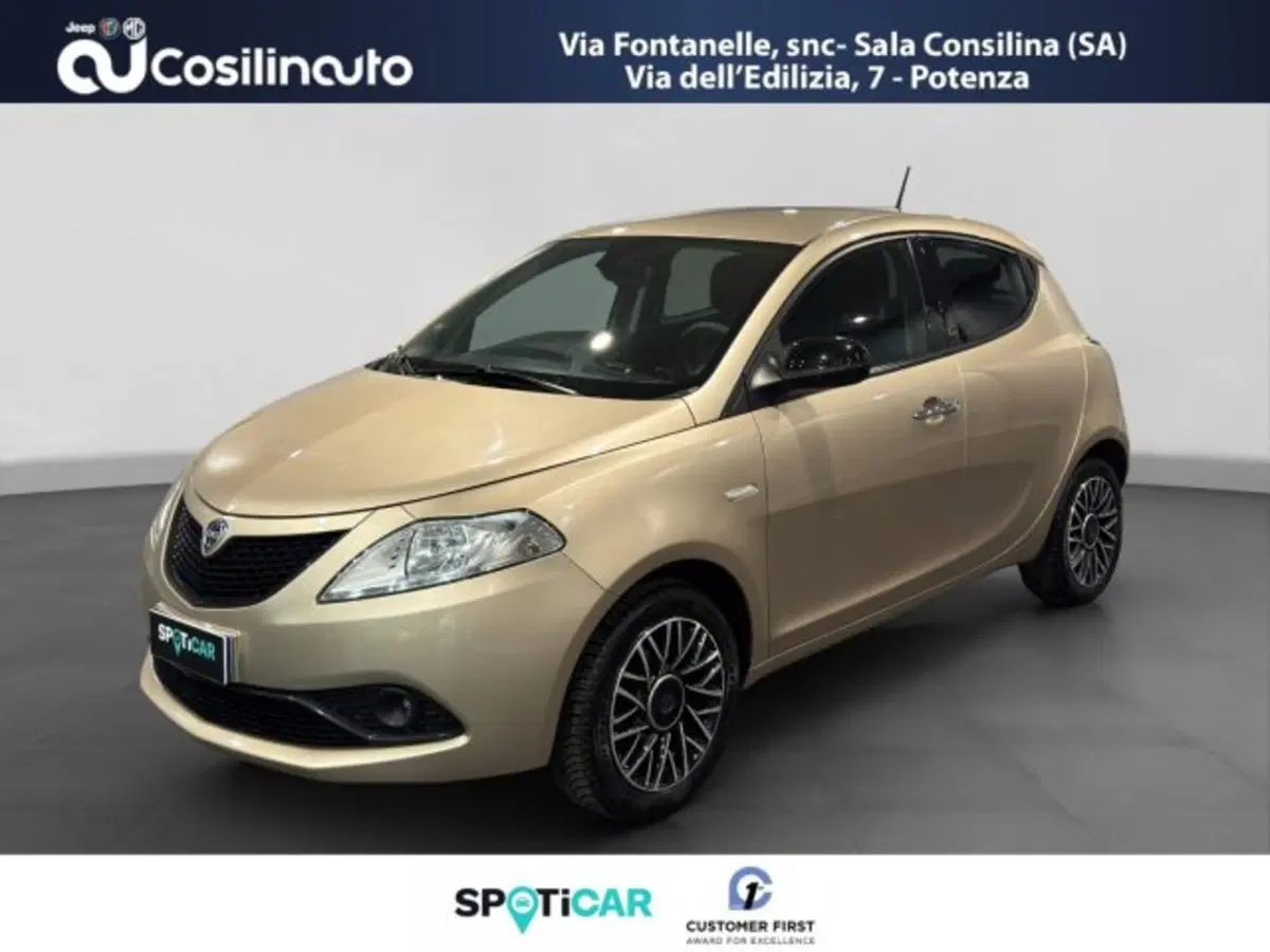 Lancia Ypsilon usata a Salerno