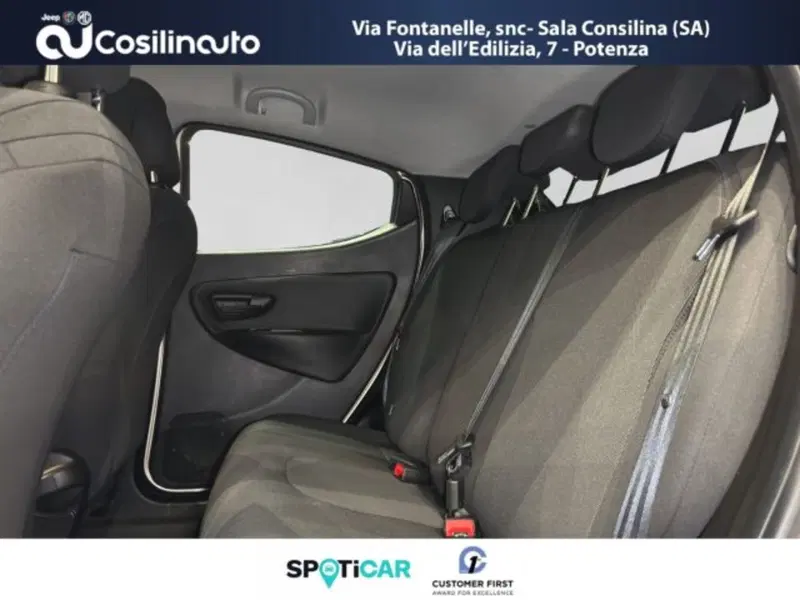 Lancia Ypsilon usata a Salerno (10)