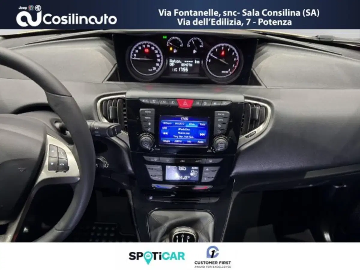 Lancia Ypsilon usata a Salerno (12)