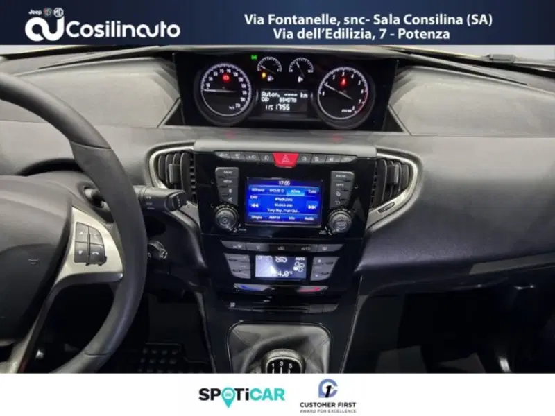 Lancia Ypsilon usata a Salerno (13)