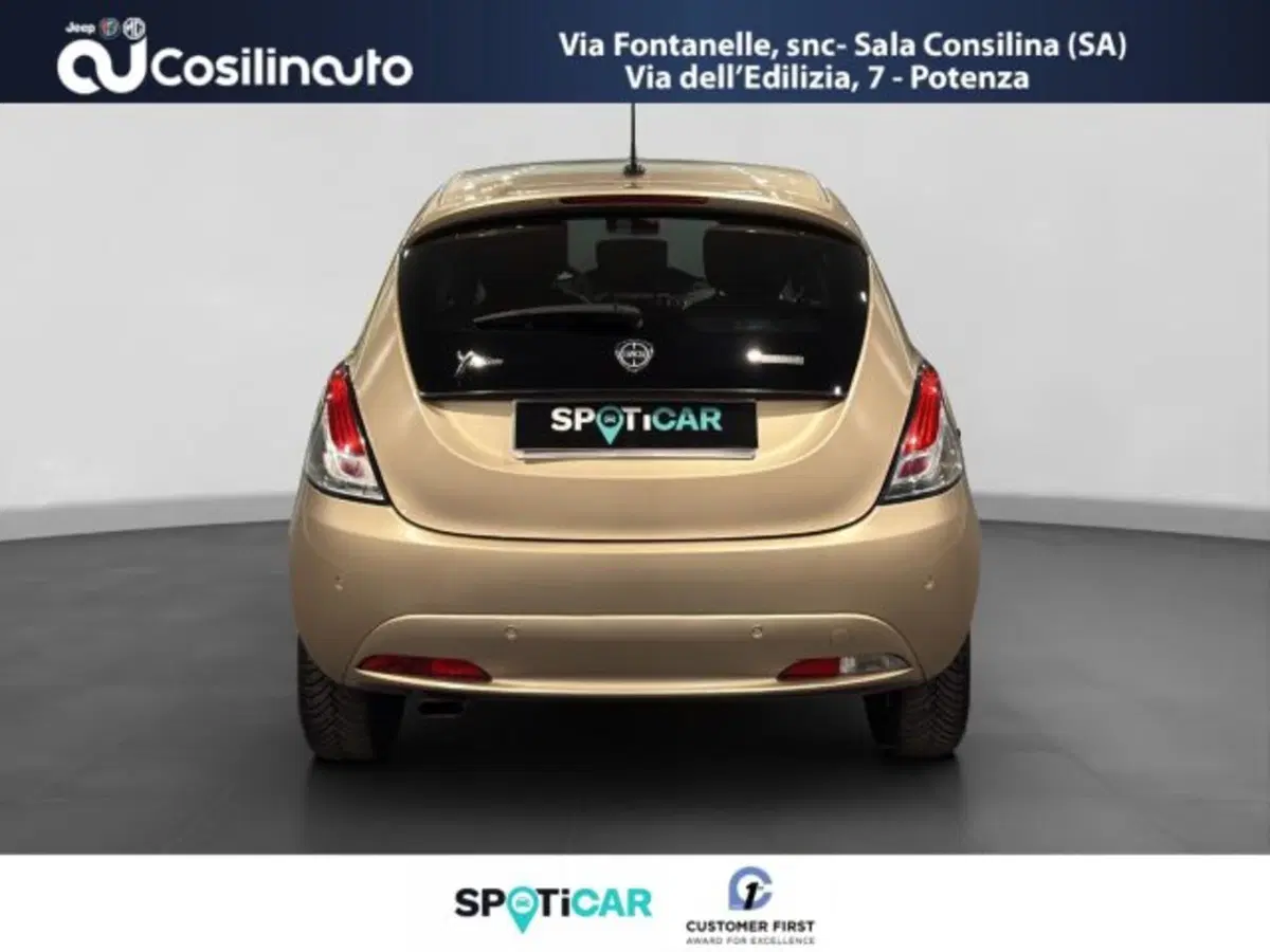 Lancia Ypsilon usata a Salerno (4)