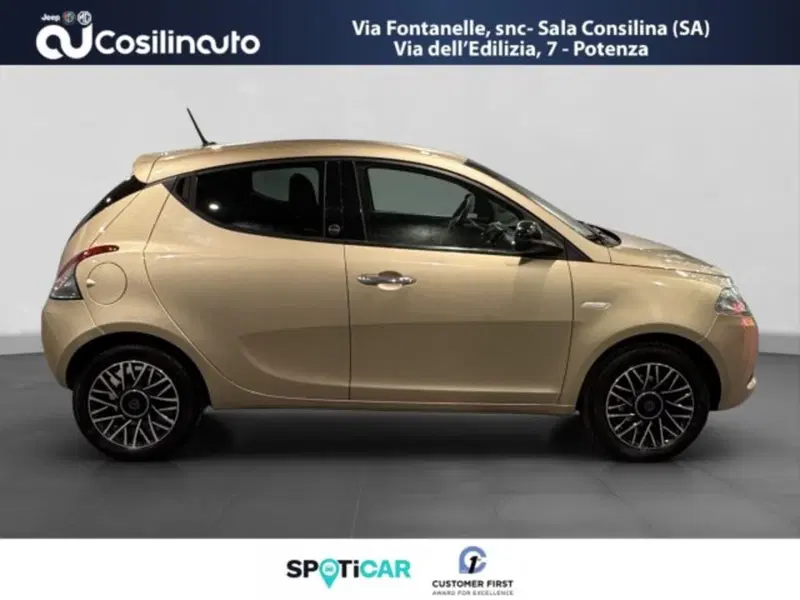 Lancia Ypsilon usata a Salerno (6)