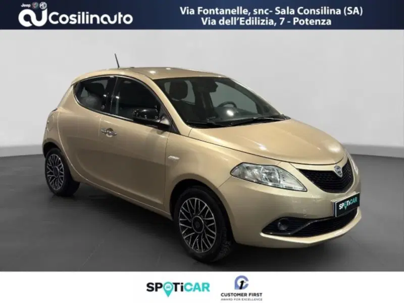 Lancia Ypsilon usata a Salerno (7)