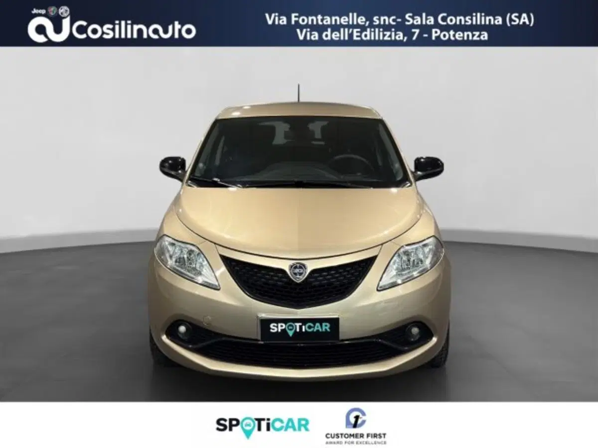 Lancia Ypsilon usata a Salerno (8)