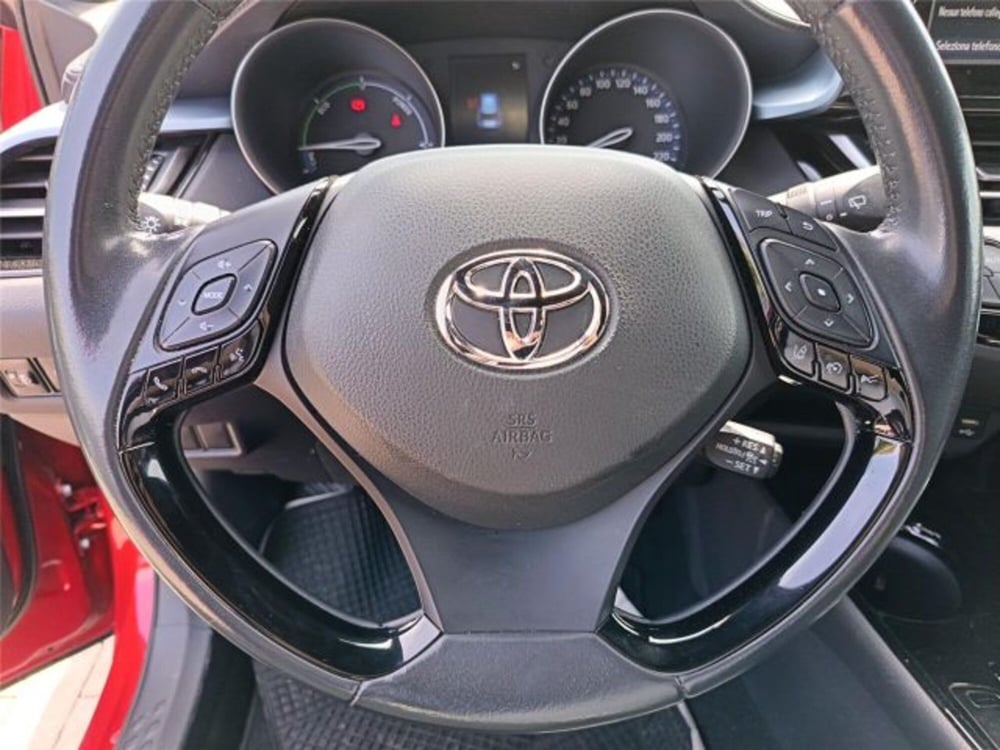 Toyota Toyota C-HR usata a Bari (15)