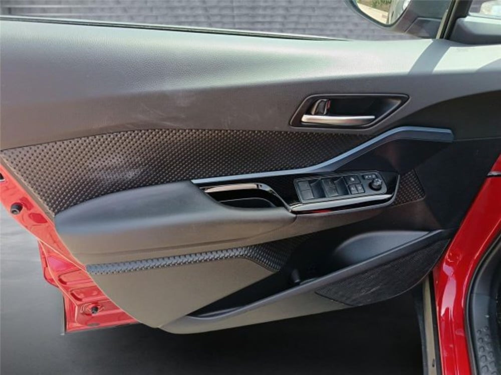 Toyota Toyota C-HR usata a Bari (9)