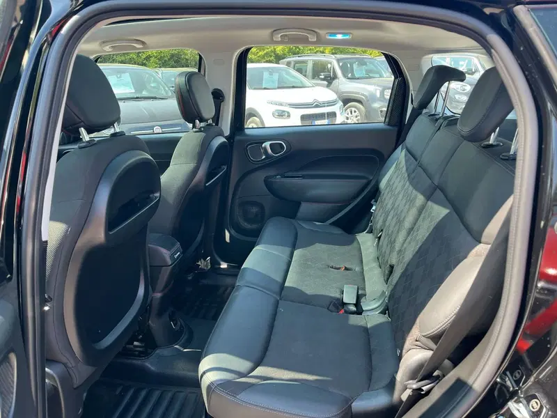 Fiat 500L usata a Milano (16)