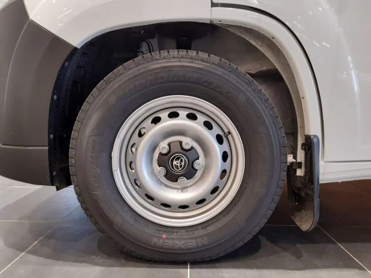 Toyota Proace Max nuova a Vicenza (12)