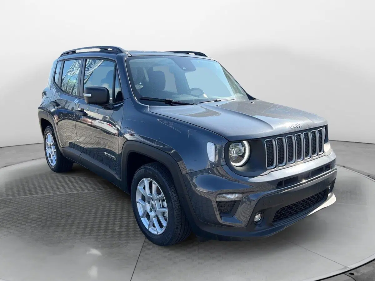 Jeep Renegade nuova a Pisa