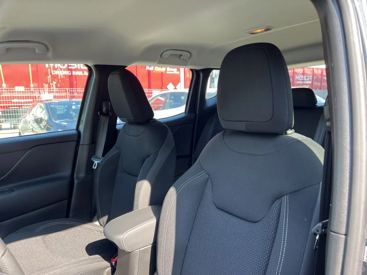 Jeep Renegade nuova a Pisa (10)