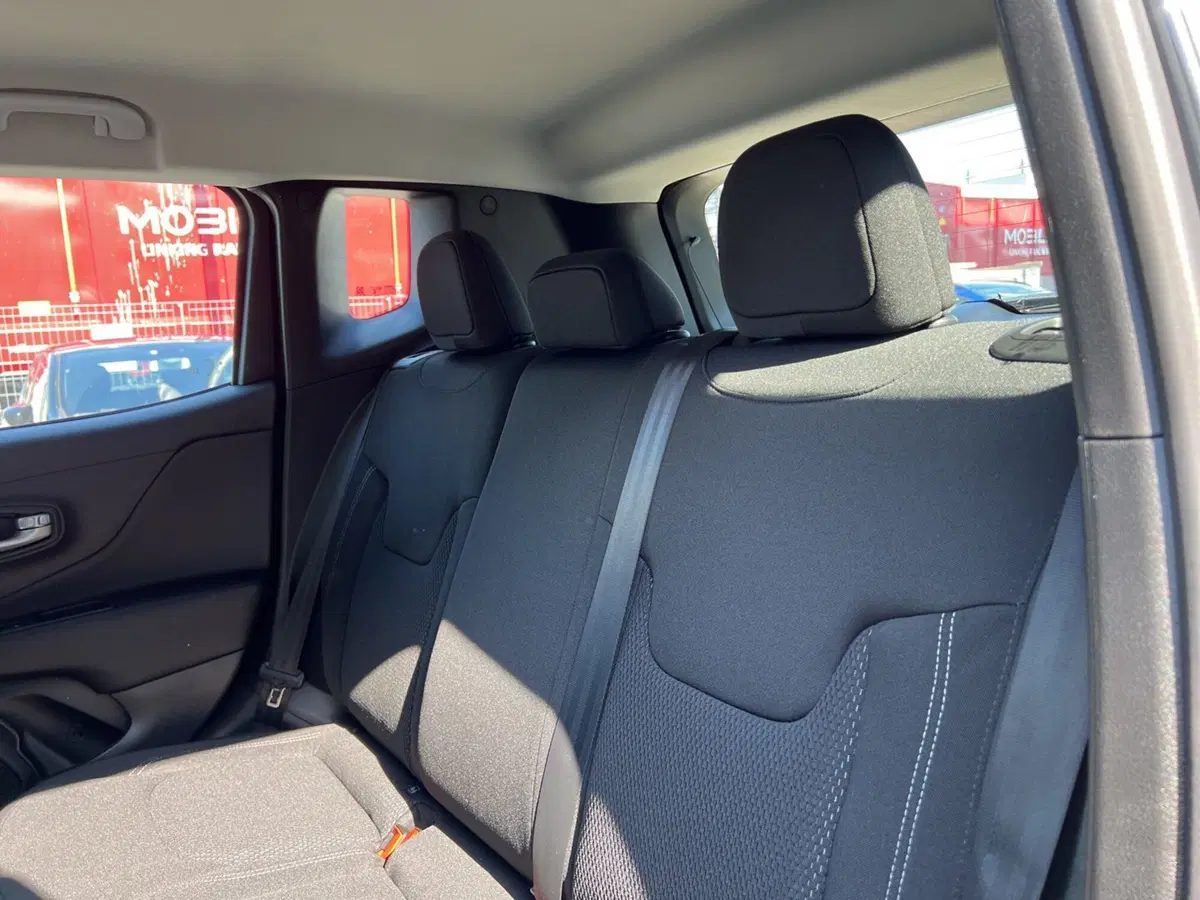 Jeep Renegade nuova a Pisa (11)