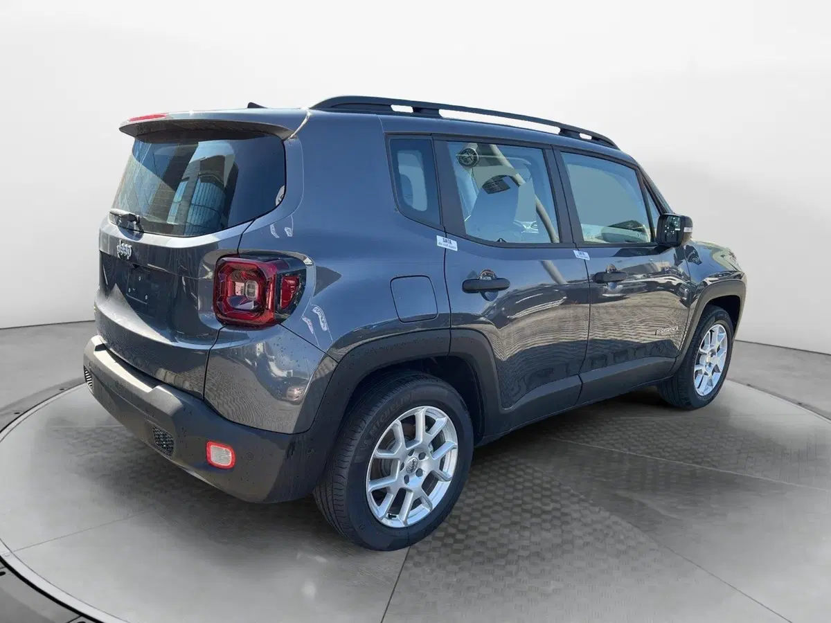 Jeep Renegade nuova a Pisa (4)