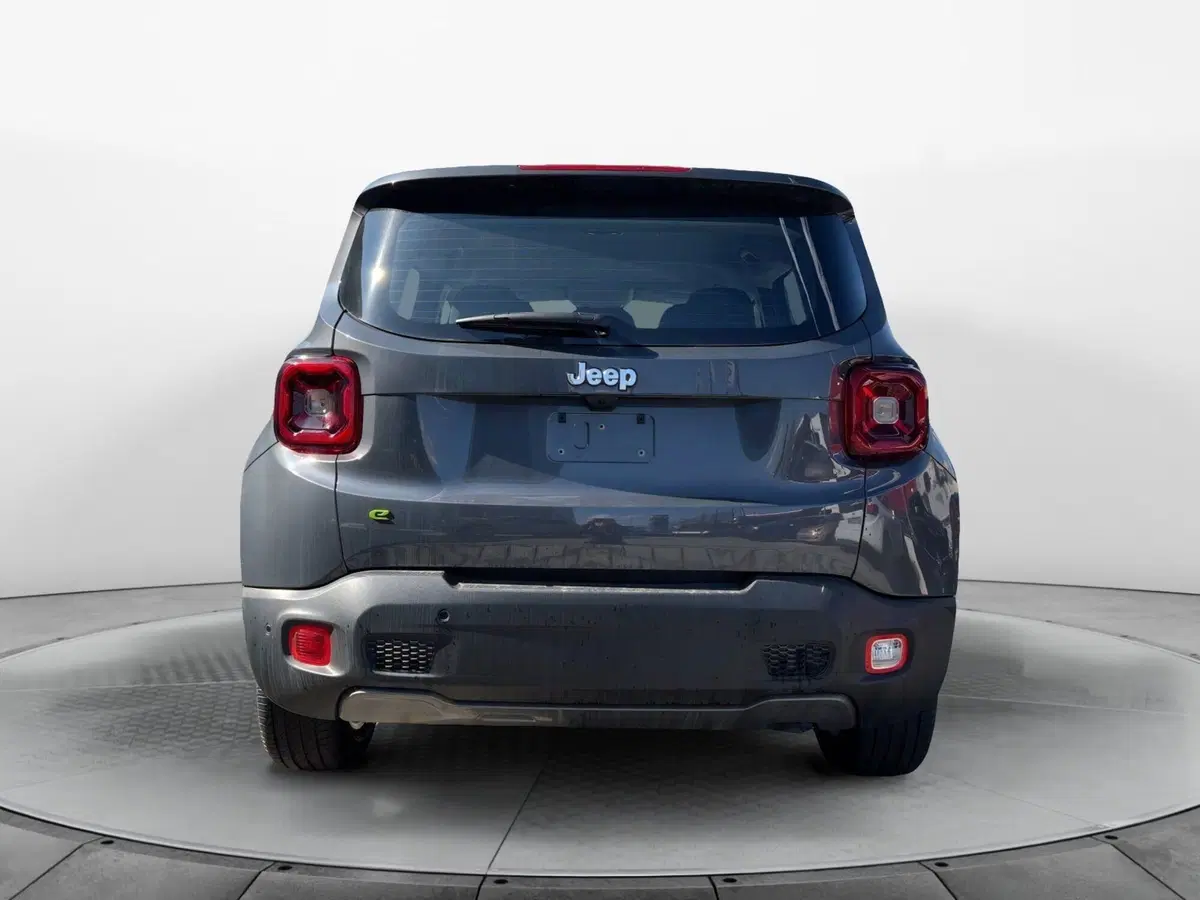 Jeep Renegade nuova a Pisa (5)