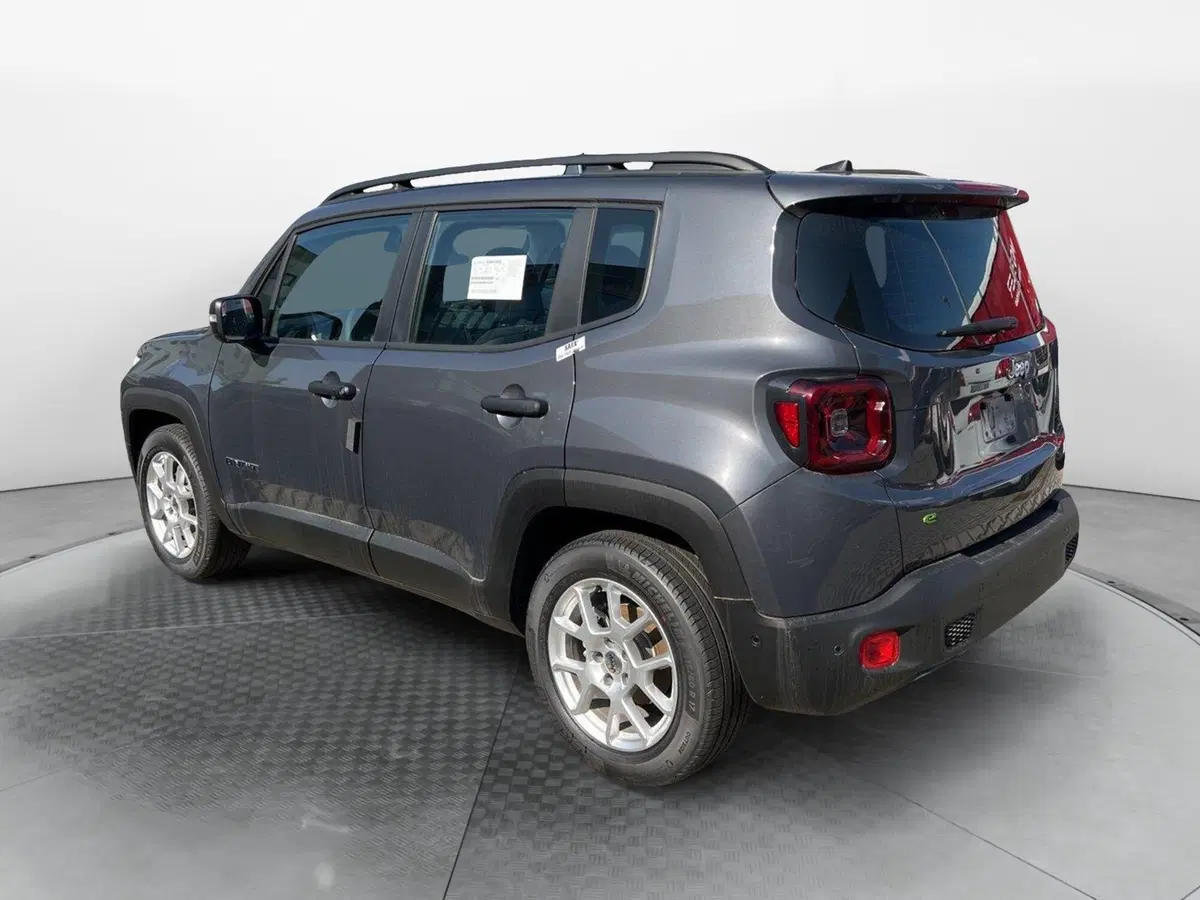 Jeep Renegade nuova a Pisa (6)
