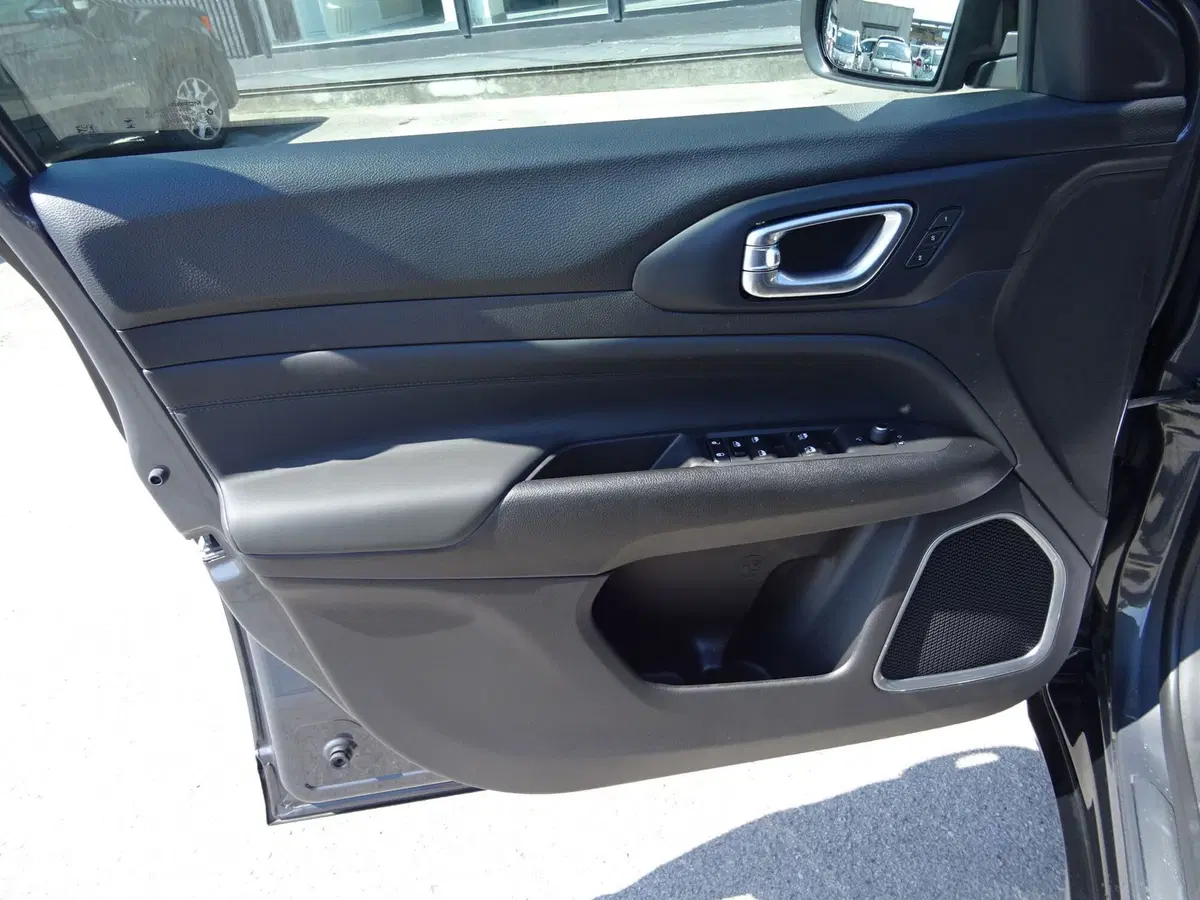 Jeep Compass nuova a Lucca (10)