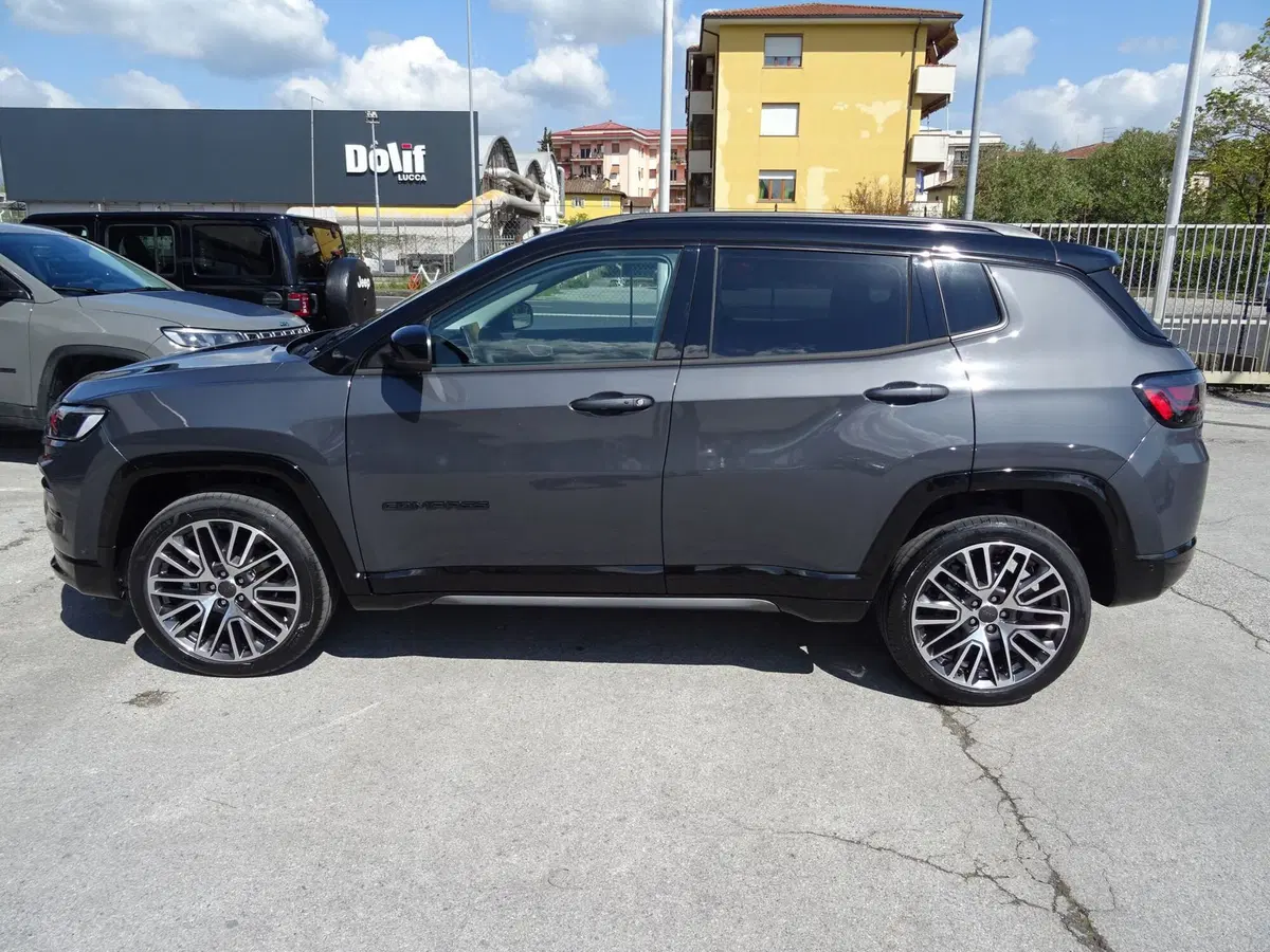Jeep Compass nuova a Lucca (2)