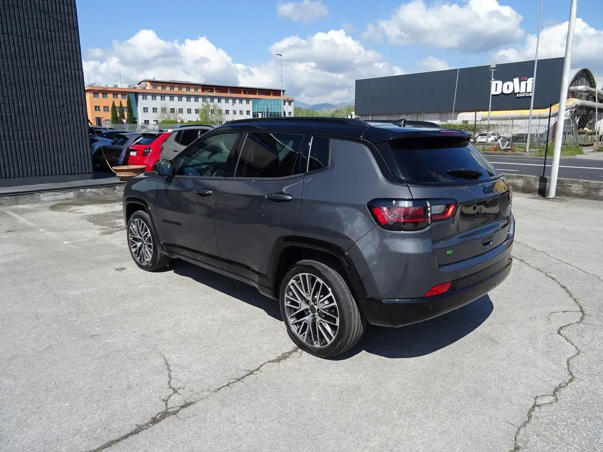 Jeep Compass nuova a Lucca (3)