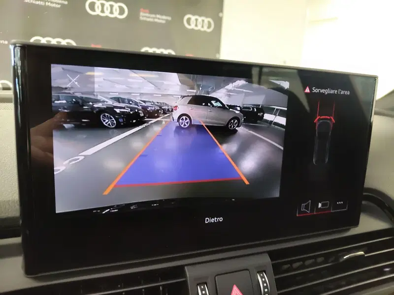 Audi Q5 Sportback nuova a Modena (10)