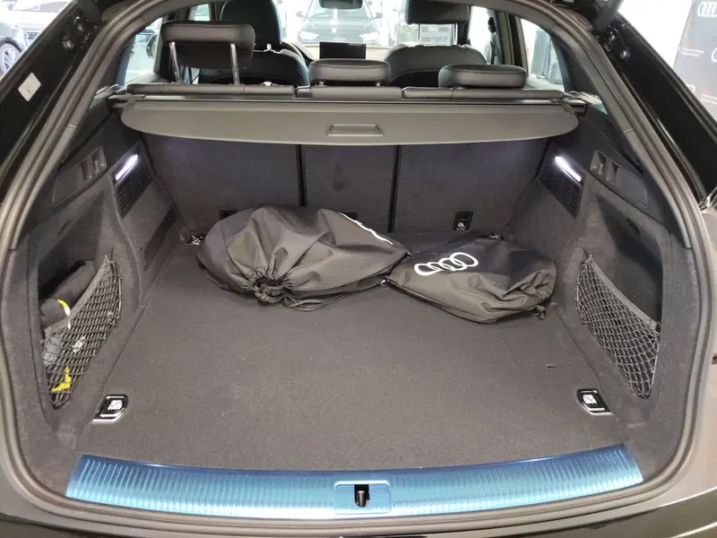 Audi Q5 Sportback nuova a Modena (17)