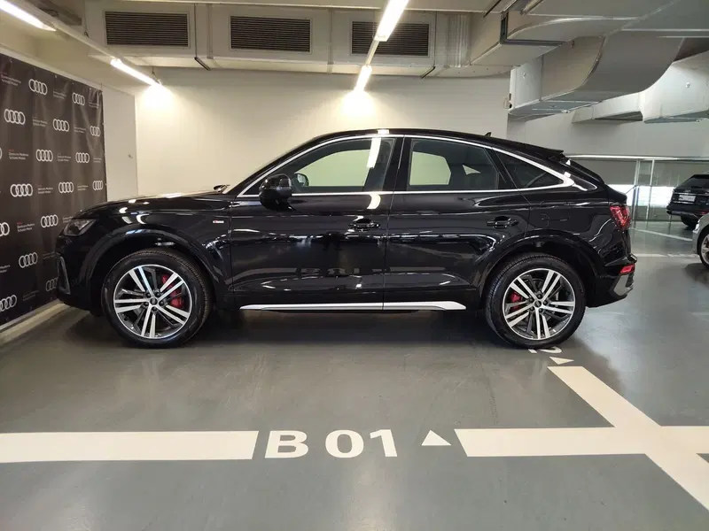 Audi Q5 Sportback nuova a Modena (3)