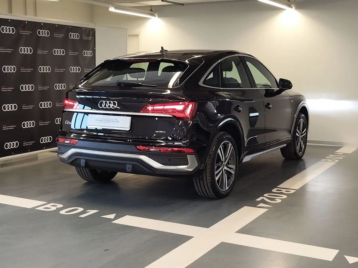 Audi Q5 Sportback nuova a Modena (4)
