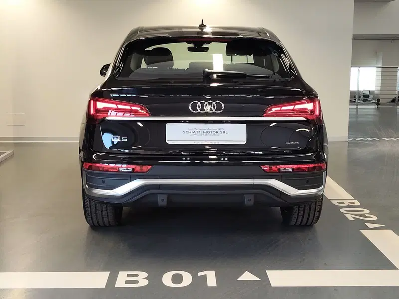 Audi Q5 Sportback nuova a Modena (5)