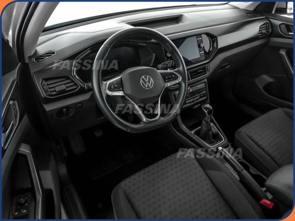 Volkswagen T-Cross usata a Milano (9)